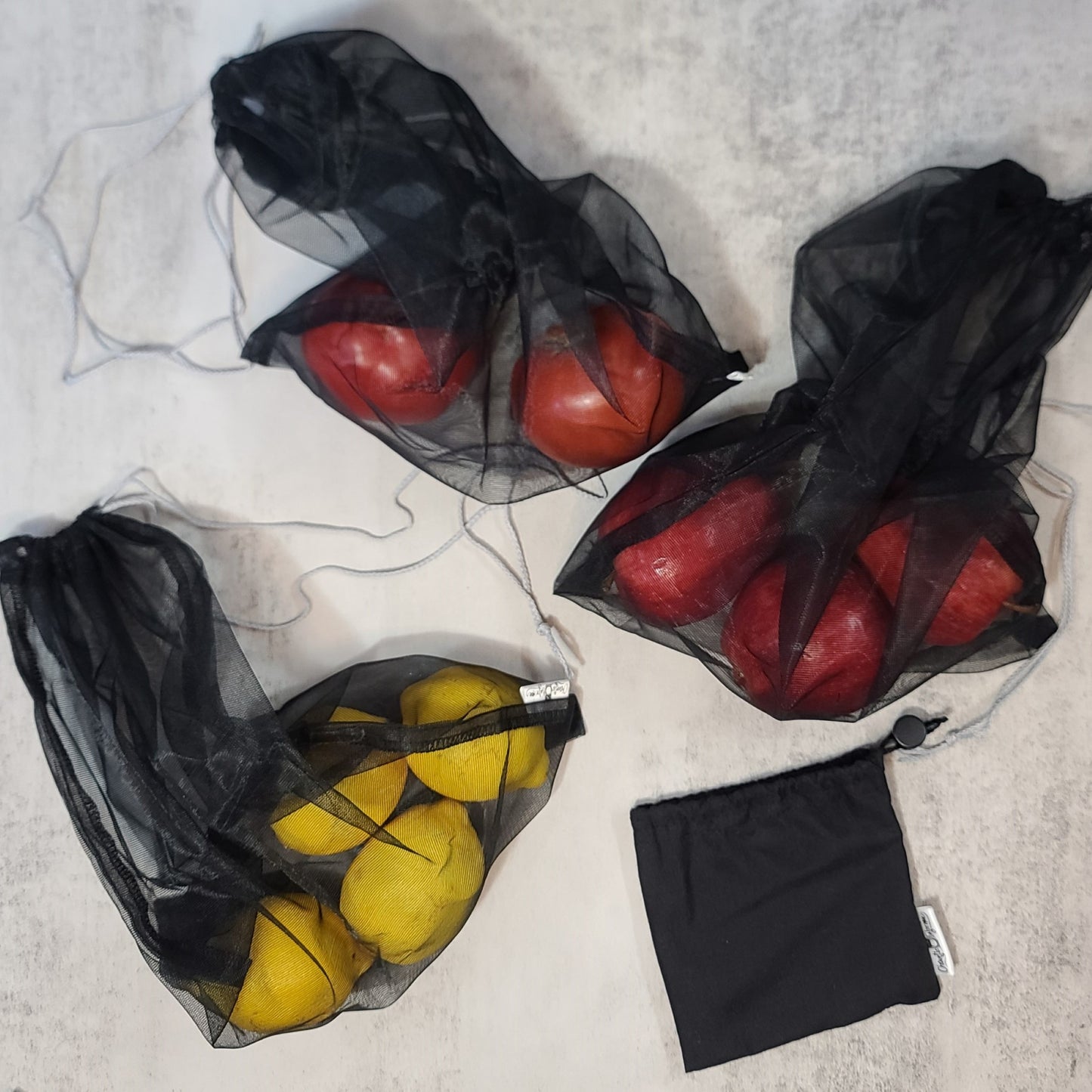 TRIO - 3 Sacs réutilisables pour fruits/légumes en filet noir AVEC Pochette de rangement noire