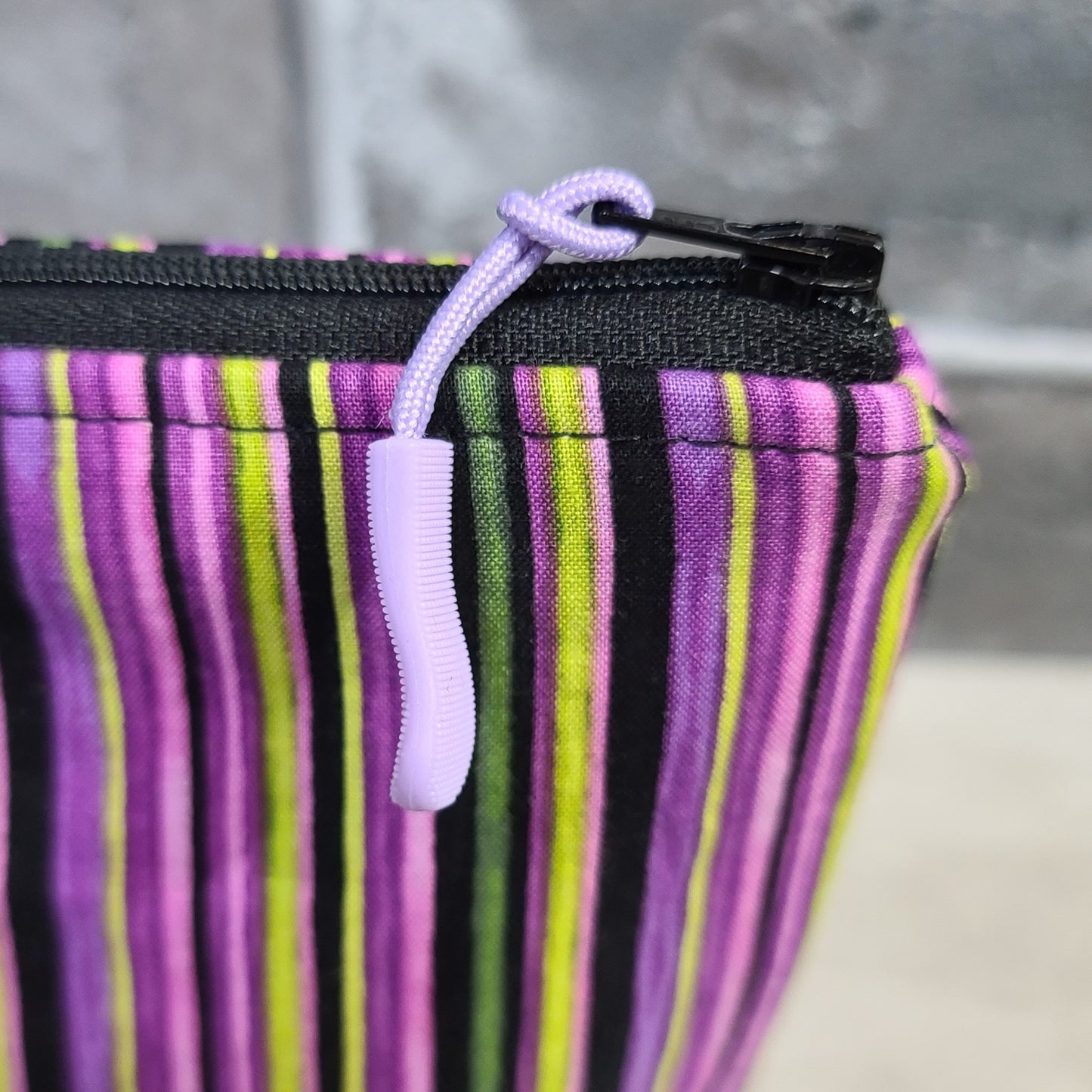 Trousse de voyage - Sac à cosmétiques/maquillage - Étui à crayons - Motifs géométriques - Lignes - Violet, Lilas et Lime